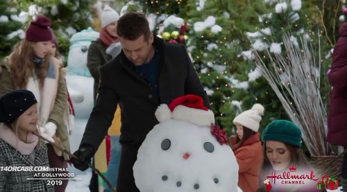 Рождество в Долливуде (2019)